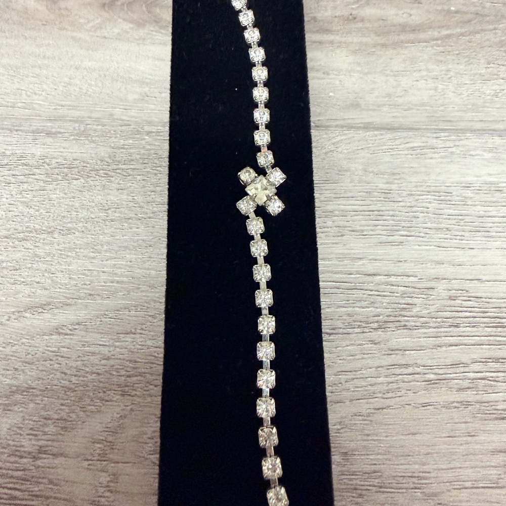 Elegant Silver Tone and Gold Tone Bracelet 7.5”